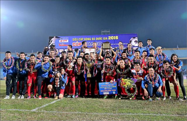 Bóng đá vào vụ