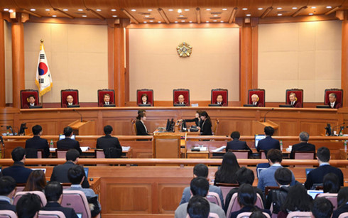 Tổng thống Hàn Quốc lại vắng mặt tại phiên điều trần của Tòa Hiến pháp