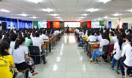 Yêu cầu các trường đại học báo cáo tình hình việc làm của sinh viên sau tốt nghiệp