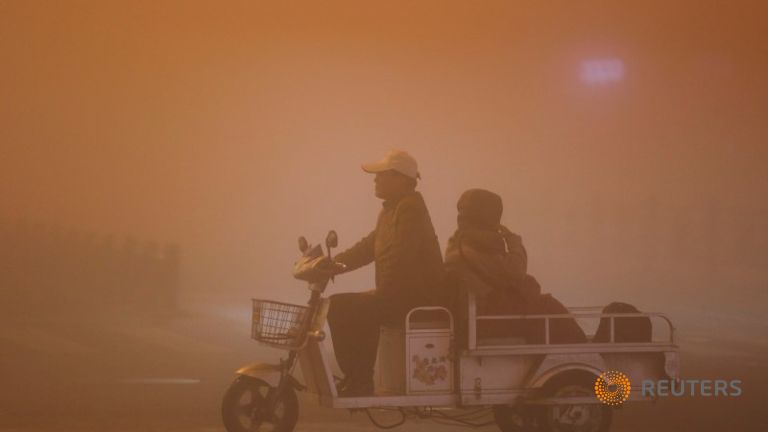 Trung Quốc đẩy mạnh giao thông công cộng để giảm lượng khí thải ô nhiễm