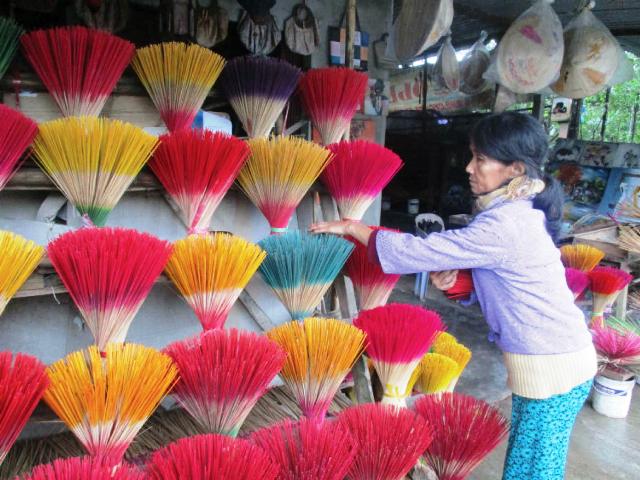 Một mùa hương nhọc nhằn