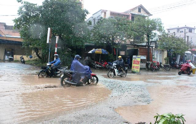 “Ao” giữa đường