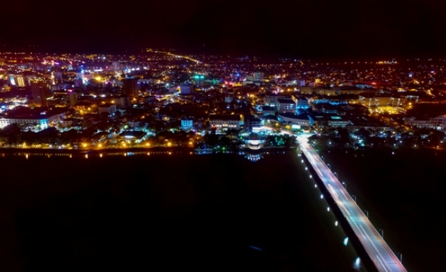 Huế xa và Huế gần