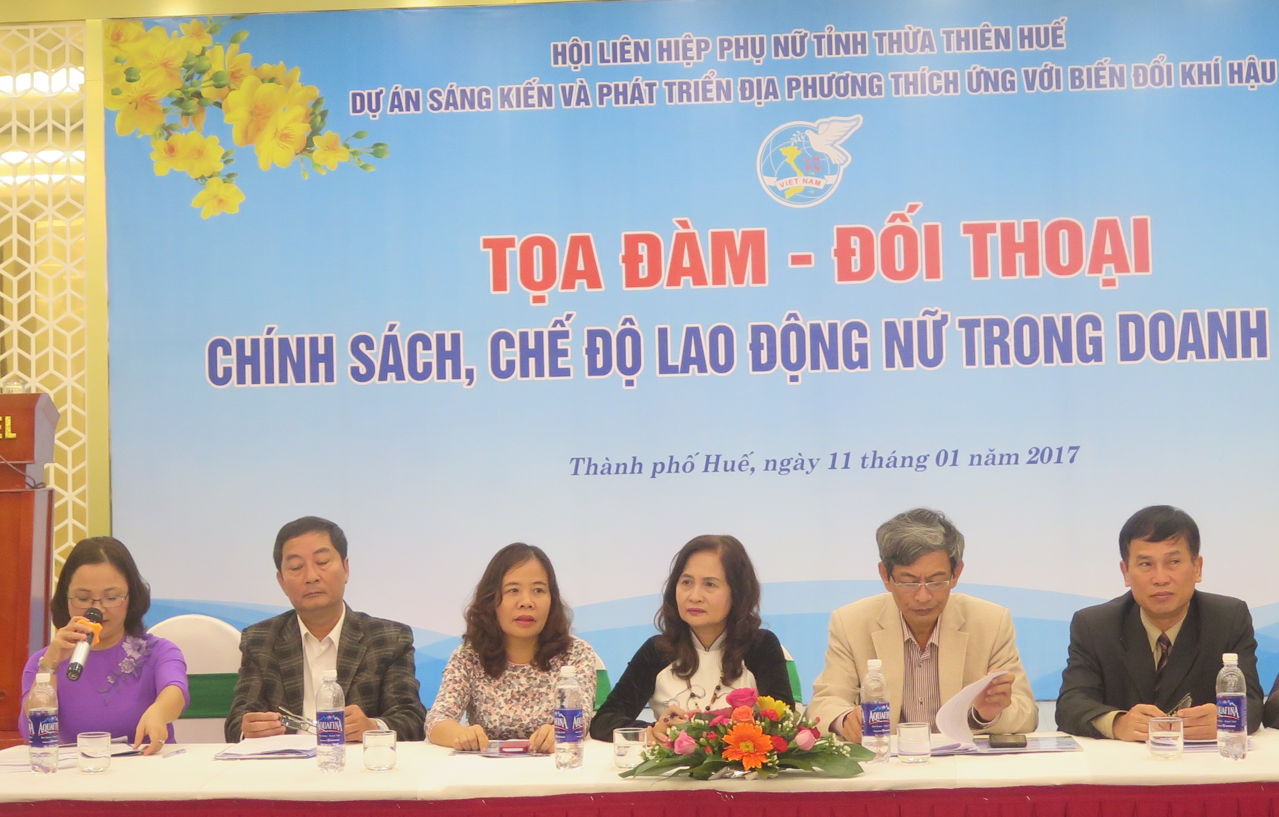 Nâng cao kiến thức về chế độ chính sách cho lao động nữ