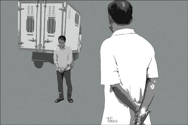 Nhờ  “tù” cứu con