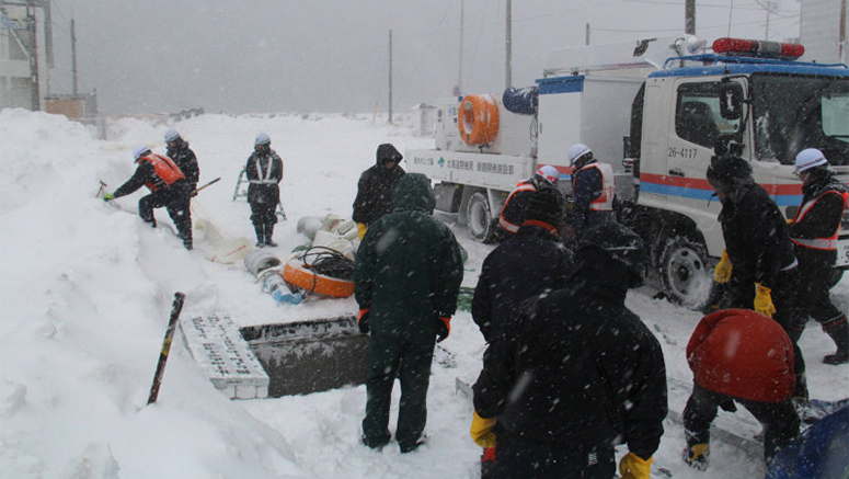 Tuyết rơi dày đặc, Nhật Bản huỷ bỏ hơn 60 chuyến bay