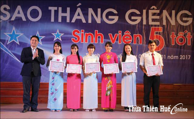Vượt gian khó, trở thành “Sao Tháng Giêng”