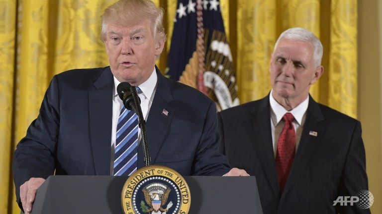 Tổng thống Trump cam kết đàm phán lại NAFTA với Mexico, Canada