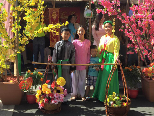 Rộn ràng Tết Việt ở nước ngoài