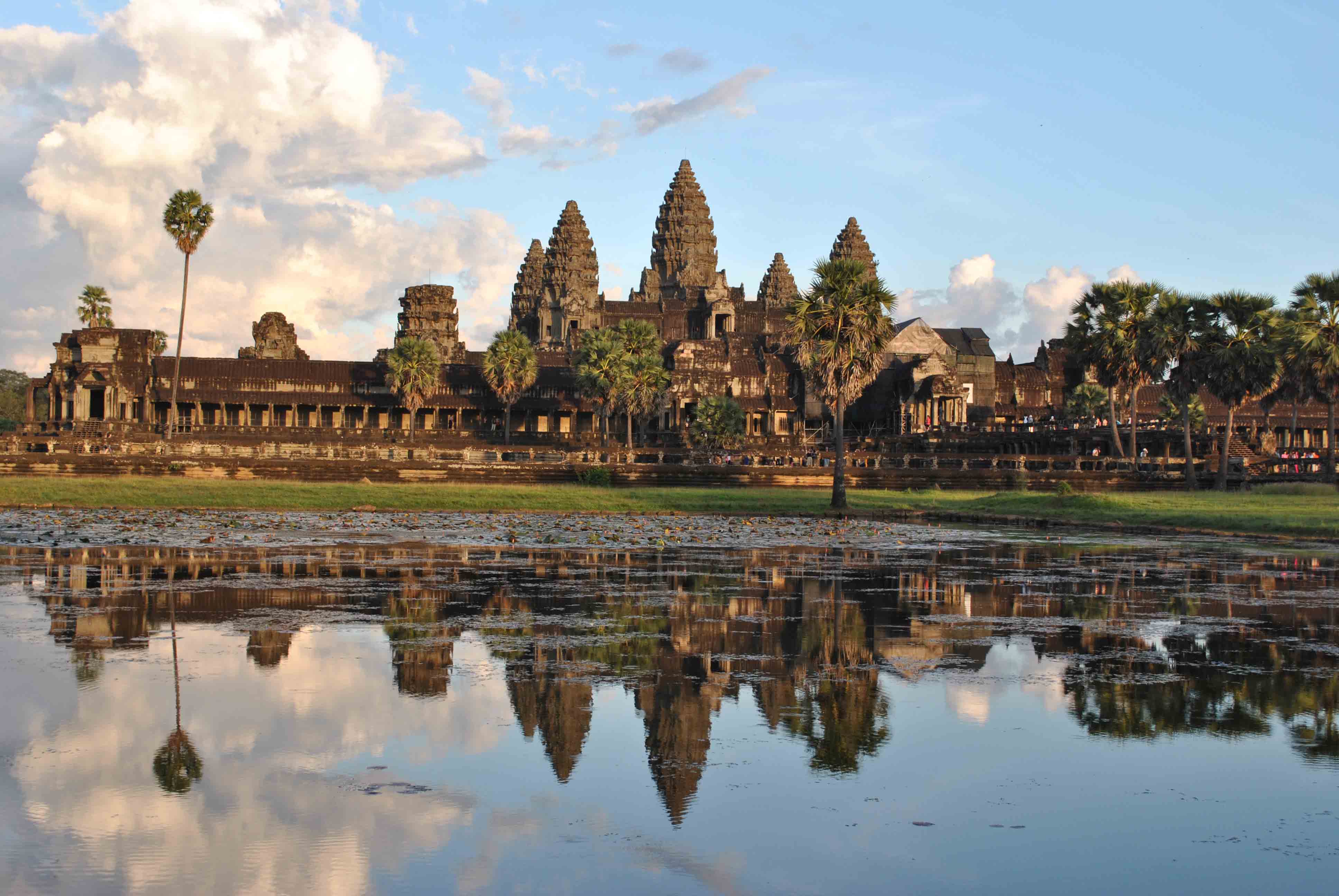 Vé thăm Angkor Wat tăng mạnh, du lịch Campuchia có bị ảnh hưởng