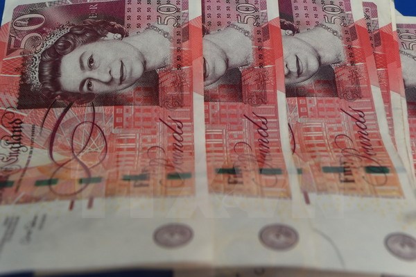 Việc khởi động tiến trình Brexit làm gia tăng bất ổn chính trị ở Anh