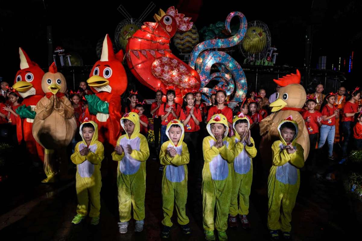 Chùm ảnh Sắc màu Tết Đinh Dậu trên toàn thế giới