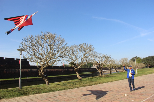 Chơi diều ngày xuân