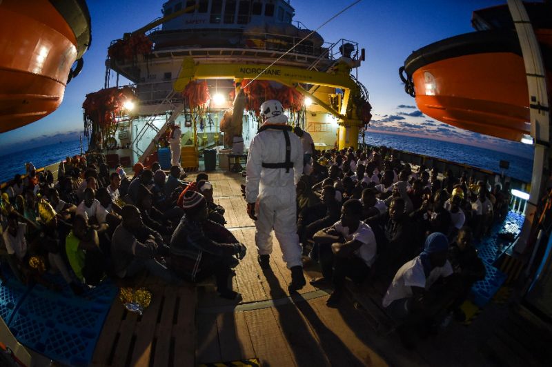 Italy cứu sống 1 500 người di cư trên Địa Trung Hải