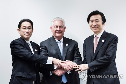 Ngoại trưởng Mỹ-Nhật-Hàn cam kết đáp trả Triều Tiên về vụ phóng tên lửa