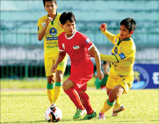 Bóng đá  sự ganh đua