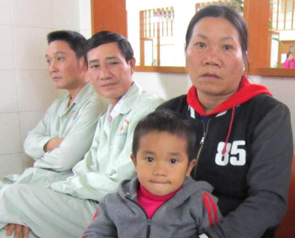 Mẹ con chị Nguyễn Thị Lan Anh cần giúp đỡ