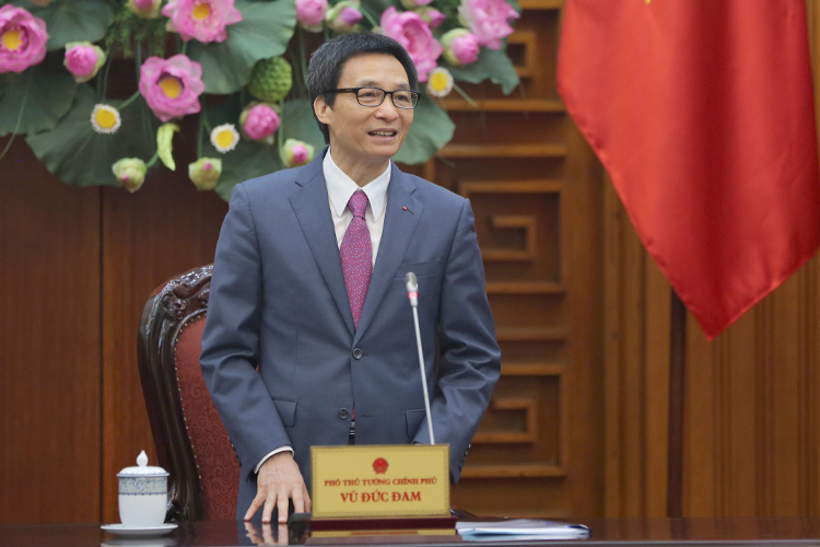 Phó Thủ tướng gặp mặt thầy thuốc, chuyên gia y tế đầu ngành