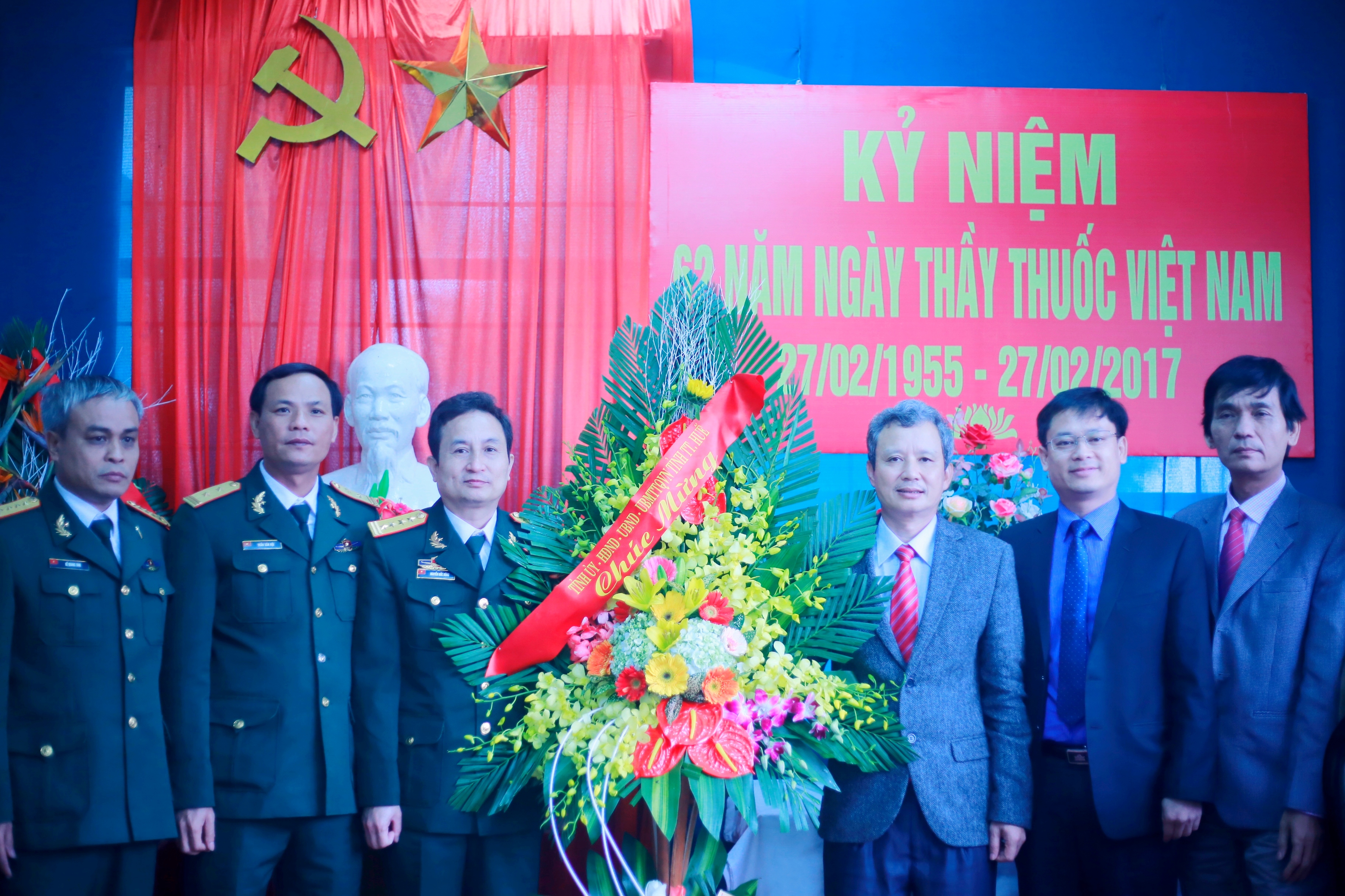 Lãnh đạo tỉnh chúc mừng Ngày Thầy thuốc Việt Nam