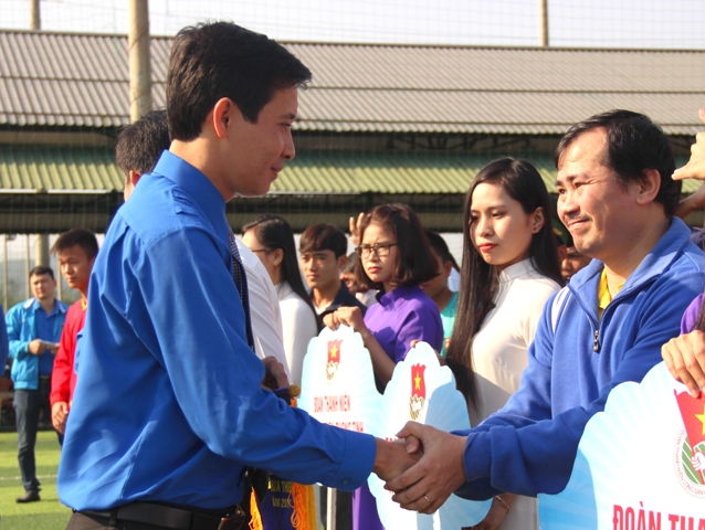 18 đội bóng tranh tài tại Giải Bóng đá Thanh niên tỉnh