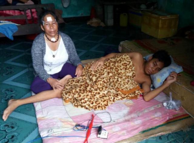 Mẹ con anh Thái cần giúp đỡ