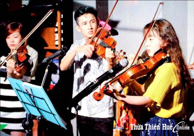 Âm nhạc giao hưởng điện tử Người nghe còn dè dặt