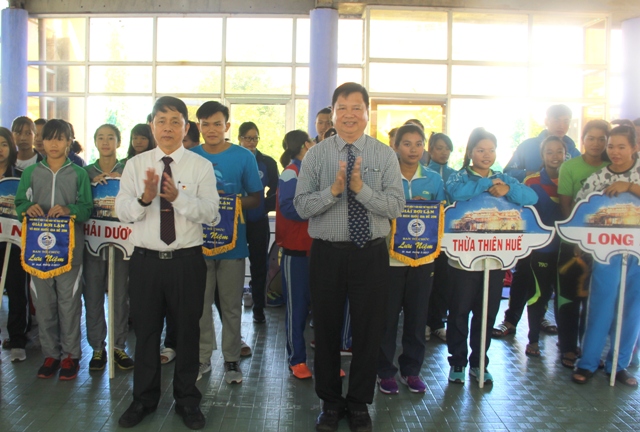 Hơn 200 VĐV tham gia giải Vô địch bơi – lặn quốc gia năm 2017