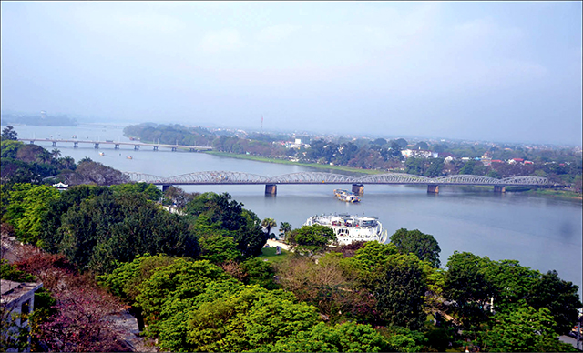 Hoàn thiện và vận hành website du lịch Huế