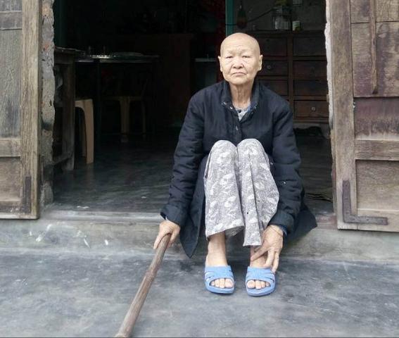 Cảnh già đáng thương của 2 chị em