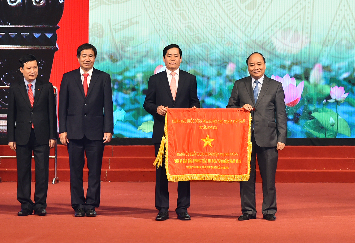 Thủ tướng Bài học đầu tiên đối với DN Nhà nước là công tác cán bộ