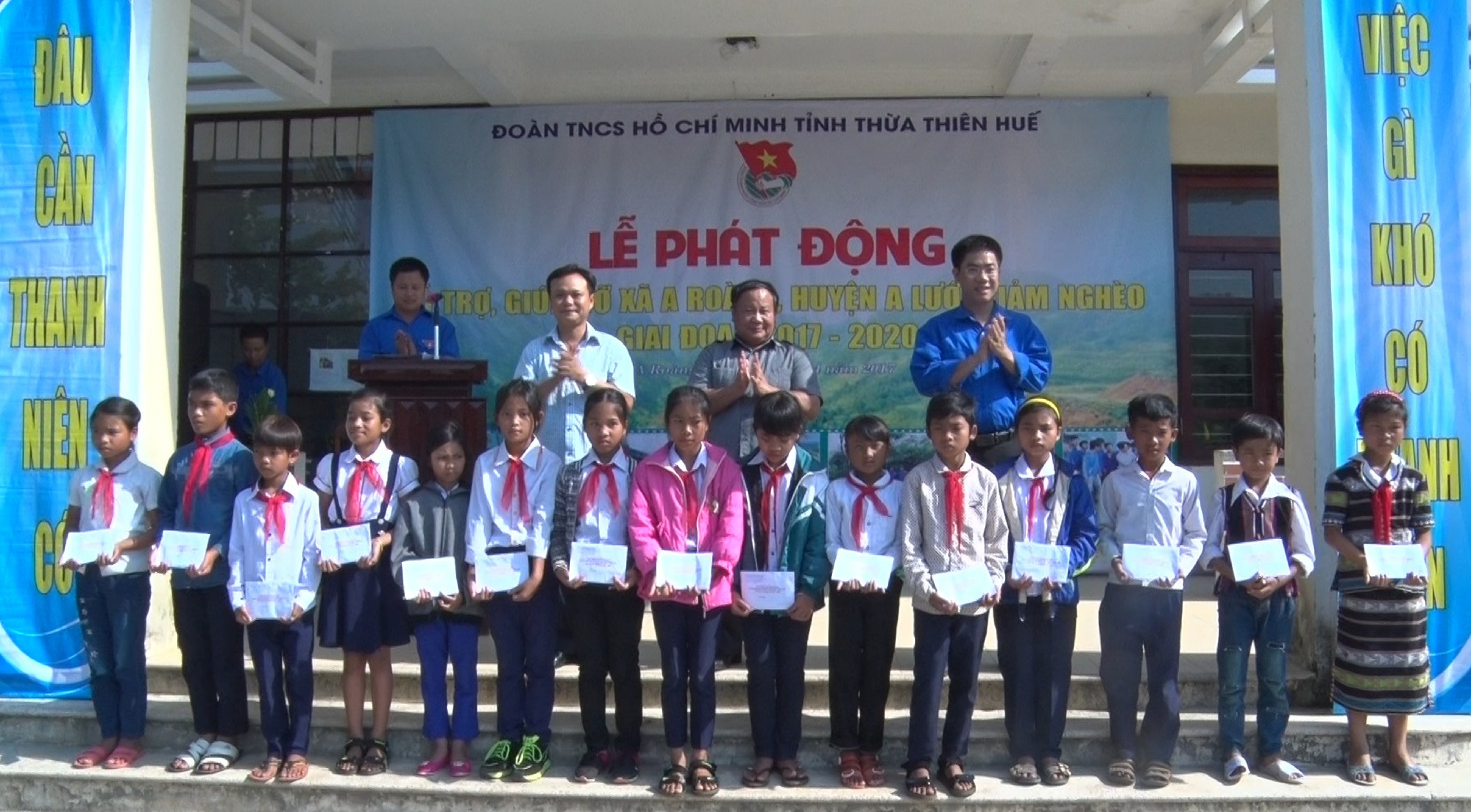 Phát động hỗ trợ, giúp đỡ A Roàng giảm nghèo