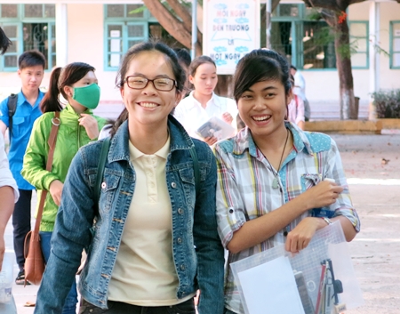 75 thí sinh đăng ký xét tuyển vào đại học