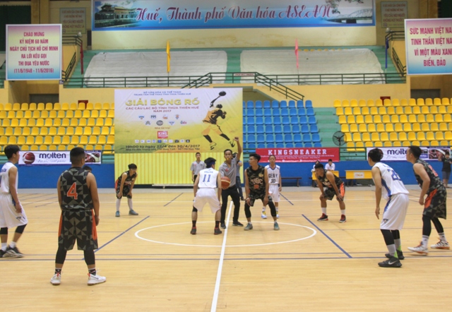 Hơn 100 VĐV tham gia giải bóng rổ các CLB tỉnh
