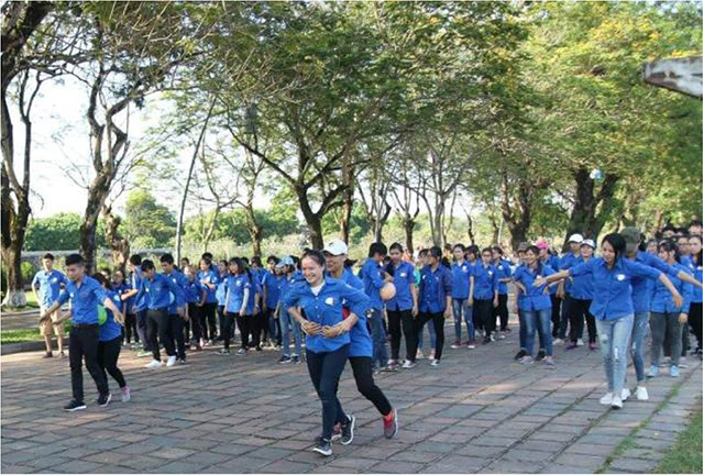 Niềm vui của tình nguyện viên lễ hội