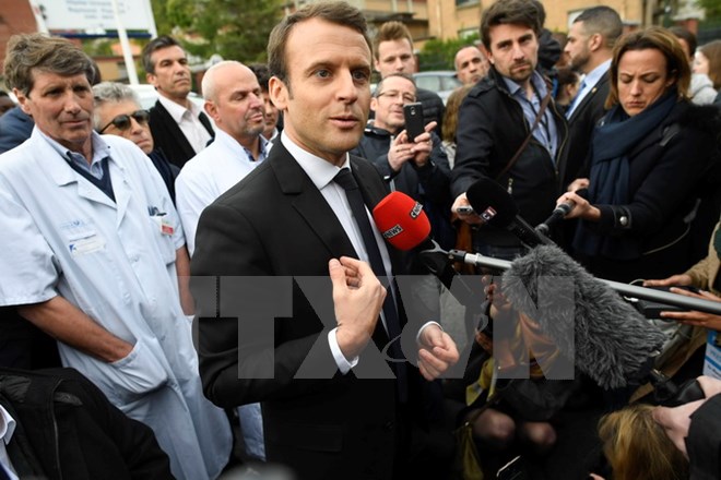 Anh lo ngại Brexit bị ảnh hưởng nếu ông Macron giành chiến thắng