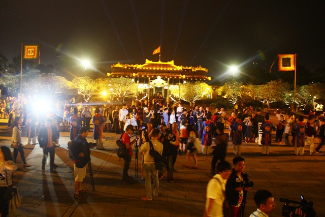 Hoàng cung Huế - quen mà lạ