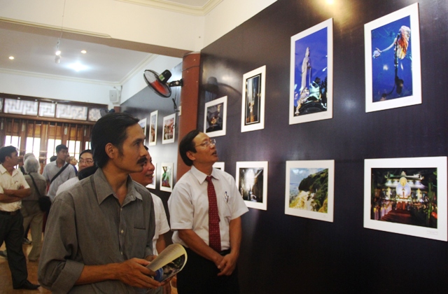 Triển lãm mở màn cho tuần lễ Phật đản Phật lịch 2561