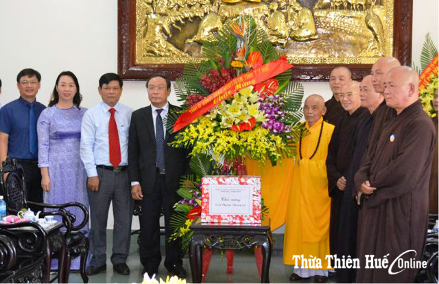 Thăm và chúc mừng nhân Đại lễ Phật đản năm 2017