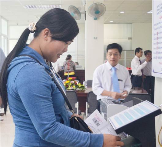 Trung tâm Hành chính công TP Huế Từng bước khắc phục những bất cập