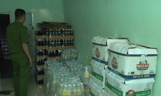 Hàng ngàn chai xì dầu, giấm ăn chưa công bố tiêu chuẩn sản phẩm