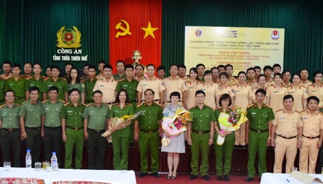 Hơn 50 CSGT được tập huấn tiếng Anh chuyên ngành