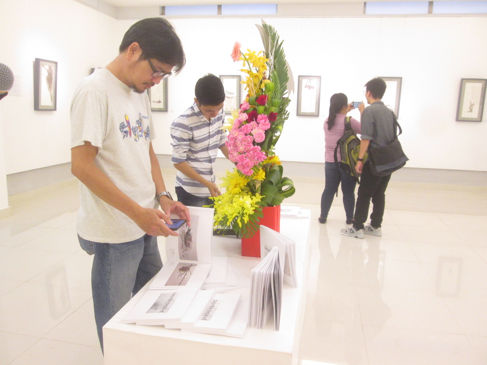 “Chuyện chưa kể” của hai sinh viên hội hoạ