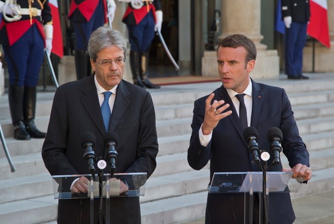 Thủ tướng Italy Tổng thống Pháp Macron mang lại hy vọng cho EU