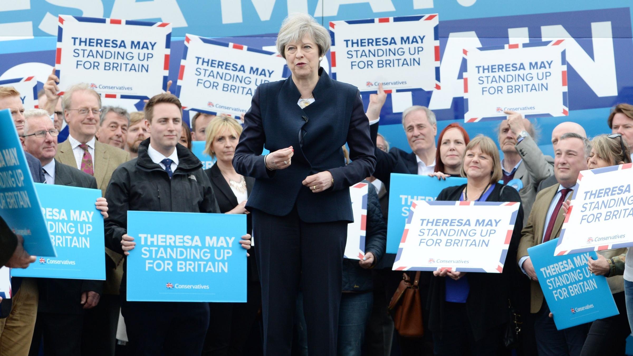Thủ tướng Anh hâm nóng chiến dịch tranh cử với tuyên bố về Brexit