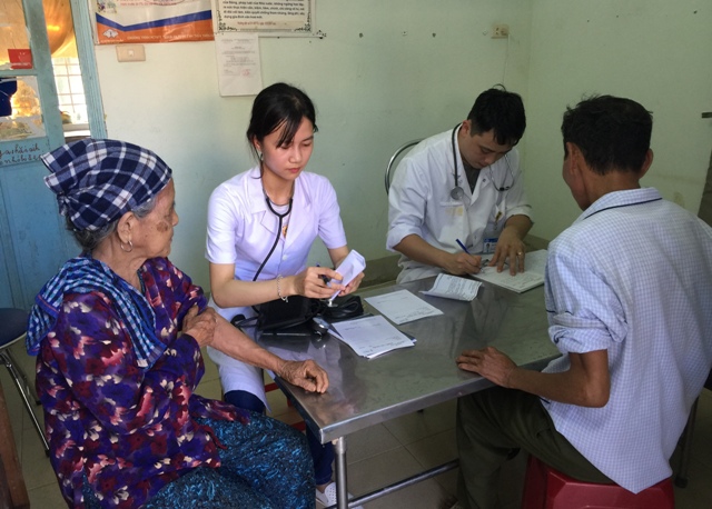 Gần 200 trường hợp được khám cấp thuốc miễn phí