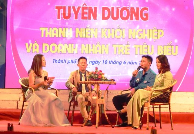 Tuyên dương 30 thanh niên khởi nghiệp và doanh nhân trẻ tiêu biểu