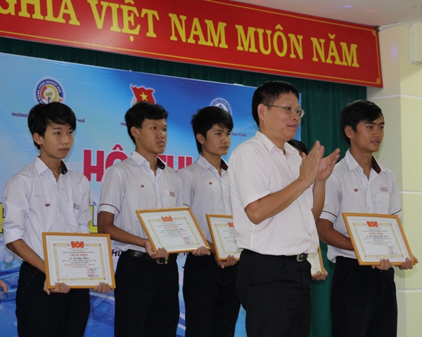 Trao 32 giải cho các tập thể, cá nhân đoạt giải