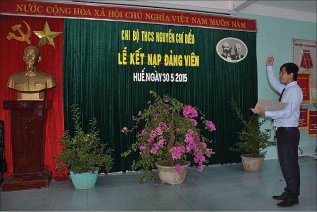 Phát huy vai trò của chi bộ đảng trong nhà trường