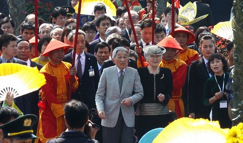 Japanese Emperor, Empress pay visit to Vietnam’s ancient capital