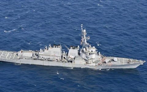 Vụ tàu khu trục Mỹ đụng tàu hàng Philippines 7 thủy thủ mất tích